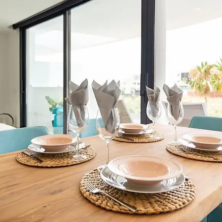 Higueron West Apartman *