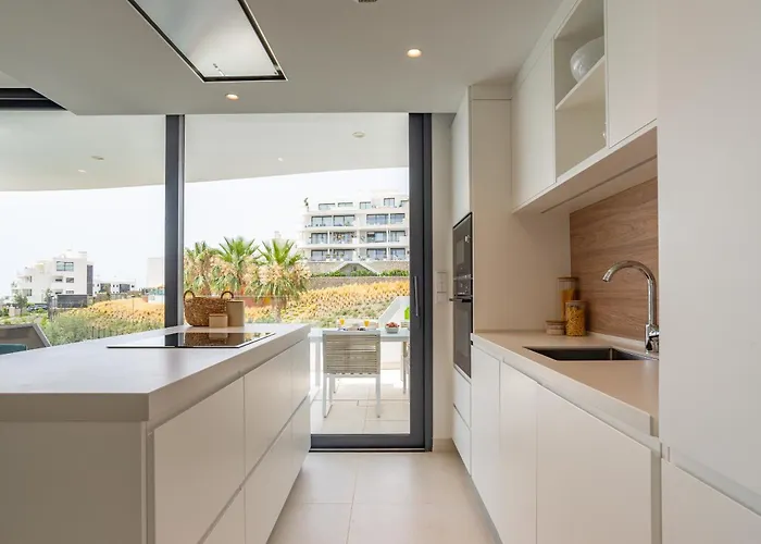 アパート Higueron West フエンヒロラ